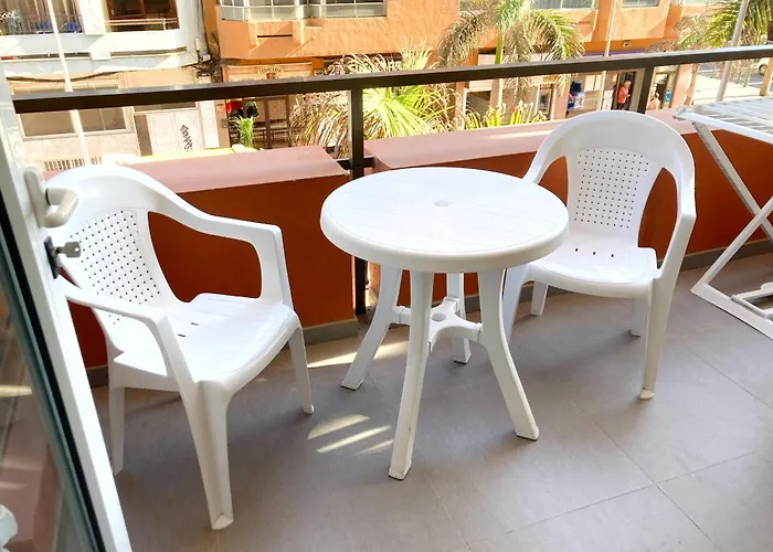 アパート Sagasta Beachfront With Balcony