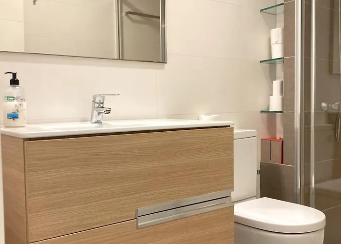 アパート Sagasta Beachfront With Balcony *